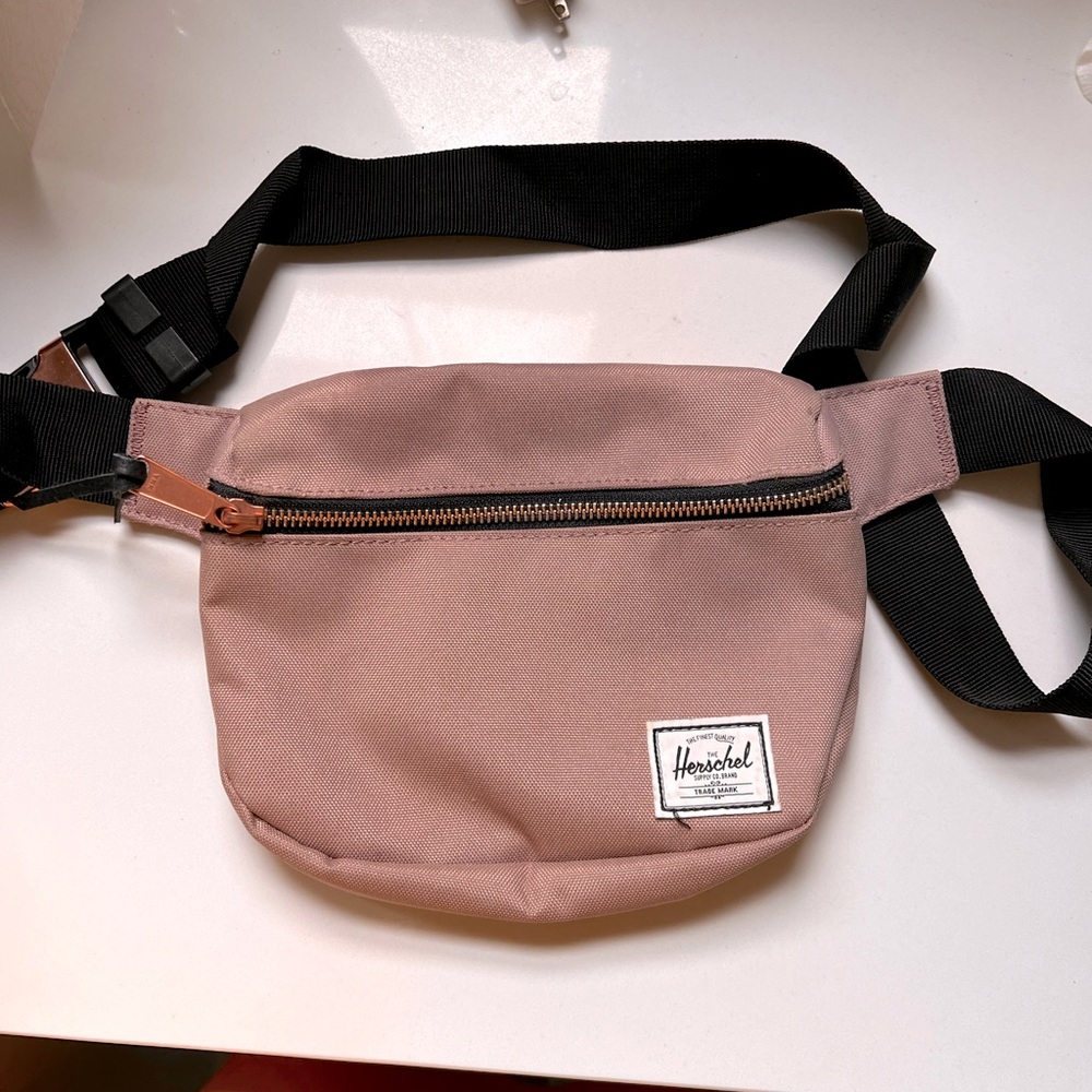 NWOT Herschel Fanny Hip Pack Fifteen Waist Pack in Nude Pink